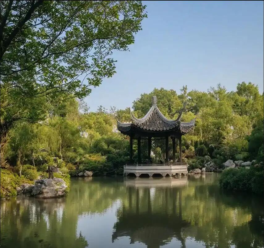 青云谱区浮夸餐饮有限公司